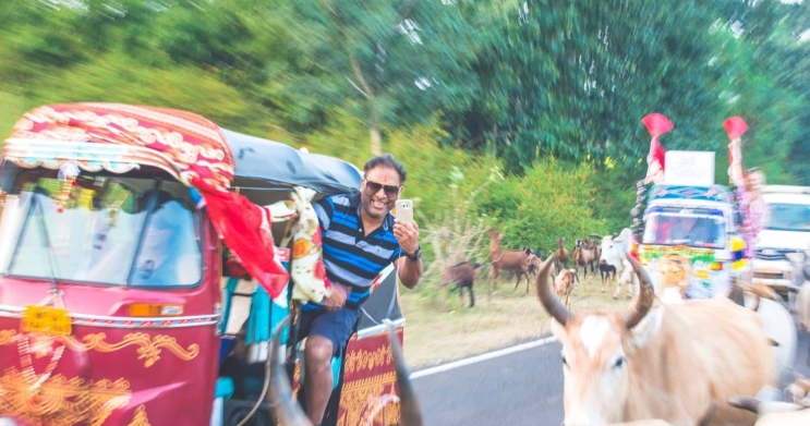 tuk-tuk race