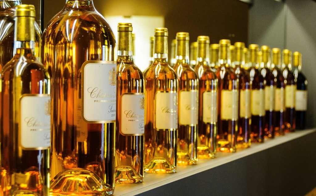 metallized paper labels on wine bottles